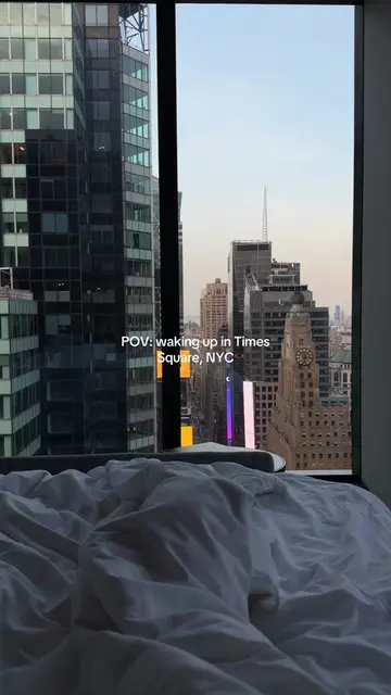 Waking up with Times Square right outside my window was such an NYC moment. This