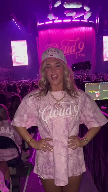 bought tickets 30 mins before the megan moroney concert started & it was the BES