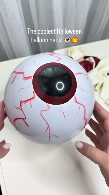 Halloween hack you NEED to try! 👁️🎃 Who knew a few balloons could turn into so
