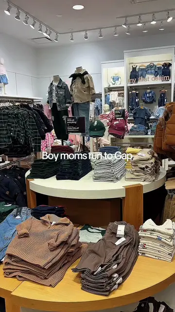 Run moms run!! 🏃🏻‍♀️ #gap  Gotta love gap 🍂🍁 #gap #boymom #boyclothes #gapki
