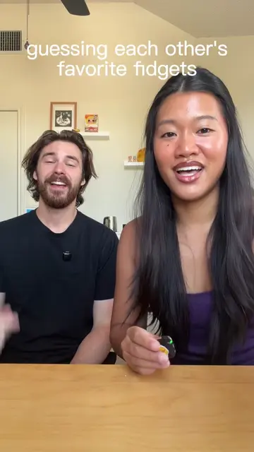Gf vs. bf: guessing each other’s favorite fidgets 