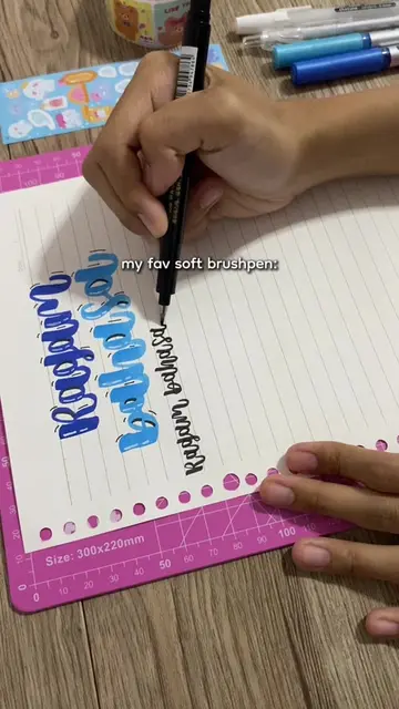 soft brush favorit aku, cocok banget buat pemula, aku pake ukuran TINTA SEDANG, 