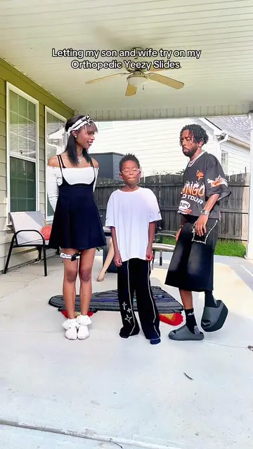 Letting my son and wife try on my Orthopedic Yeezy Slides 🦩🔥 #fyp #foryoupage 