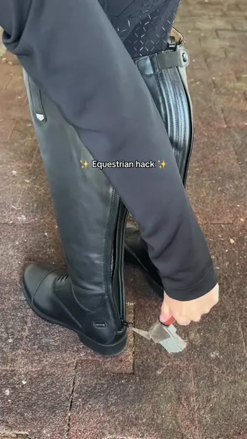 Equestrian hack ✨ Hoof pick for zipping up tall boots 🔥 #horse #equestrian #hor