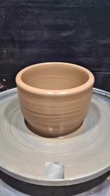 The cleanest thread slice on wet clay  Rate this skill from 1 to  Drop your rati