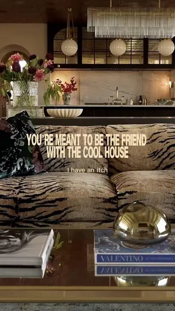 If I have an itch… it’s to turn my apartment into THIS 🐆✨ Animal print, vintage