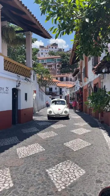 Have you heard of Taxco? 🇲🇽 This charming mountain town in Guerrero is known f