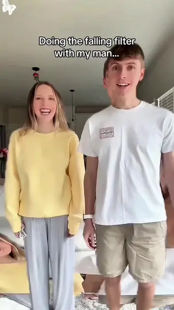 How to get the viral falling filter loop effect that’s blowing up on TikTok righ