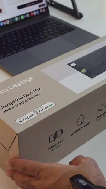 Upgrade your desk. Power your devices. Stay organized. ⚡️ ChargeFlow Desk Mat, m