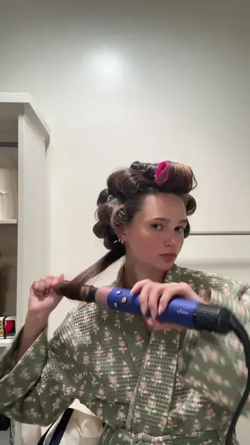 MORE MORE MORE MORE MOREEEEE #hairtok #blowout #hairstyle #bouncyblowout 