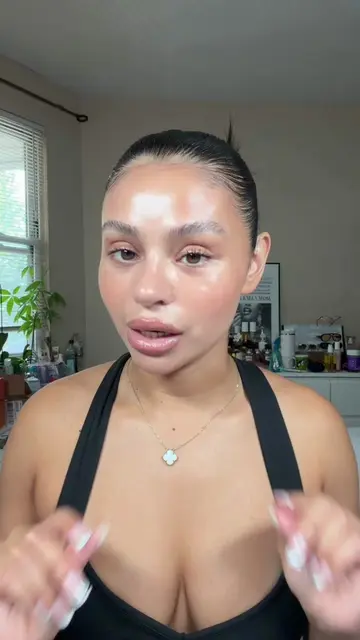 Ya no powder sometimes 😅 #glowymakeup #glowyskin #skincareroutine #dewymakeup #