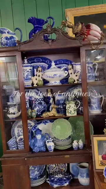 If you love antiques, you’ve found your place. 🤎 We’re passionate about the old
