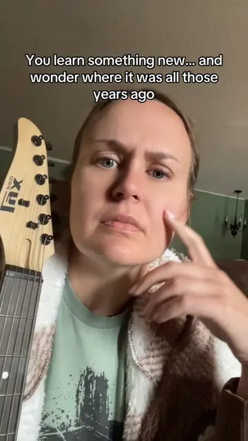 Strum has opened up many playing doors 🚪 #guitartok #lessons #girlsplayguitar #