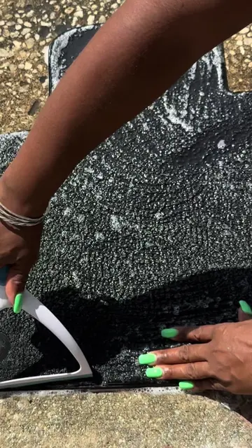 Squeegee Sunday funday! This satisfying squeegee after the carpet scrubbing soun
