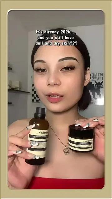 Ready for your glow-up? 💚 Join our ChokChok Live and discover your new skincare