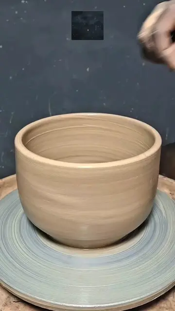 Satisfying Pottery Art & CraftOddly satisfying thread cut on fresh wet clay  Tur