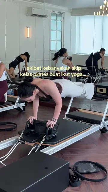 my muscle memory said chaturanga when i heard the word push up 🥵🙂‍↔️ #pilates 