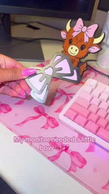Work, but make it cute 🎀💗 #desksetup  #pinkaesthetic #pinkbow #pov 