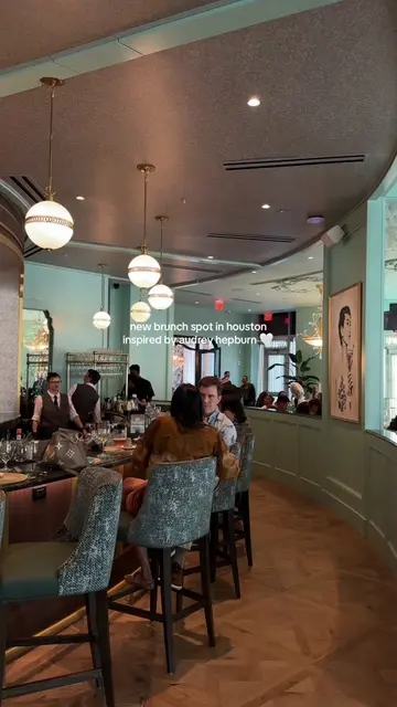 the cutest new brunch spot in houston & i lovedd that walls were tiffany blue🩵 