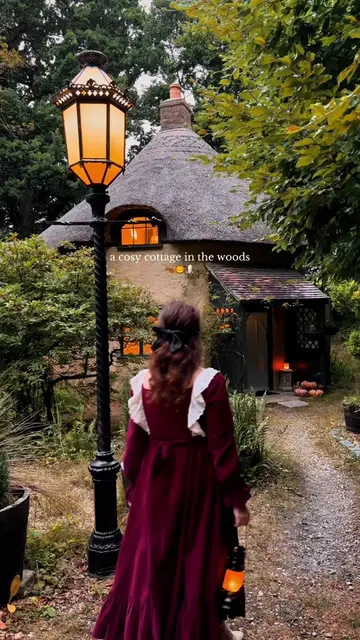 A cosy cottage in the woods 🍂🎃🕯️ 📍 Stockford Lodge, Dorset (adprevious stay)