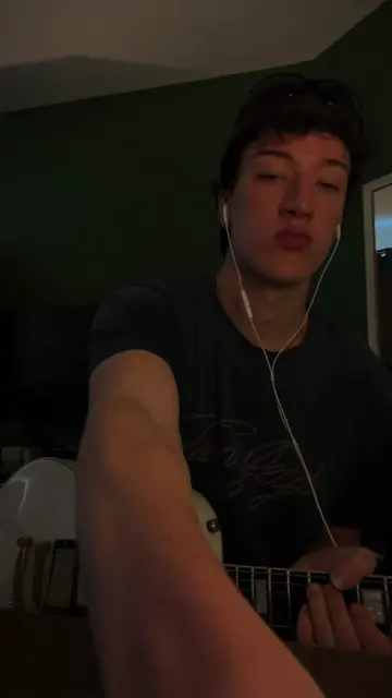 TOTAL ECLIPSE OF THE HEART. #guitartok #totaleclipseoftheheart #80smusic #bonnie