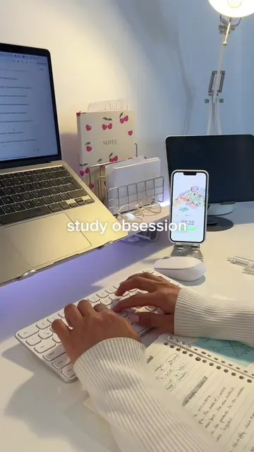 being obsessed with studying 📖✨ #studytok #studywithme #studymotivation #StudyT