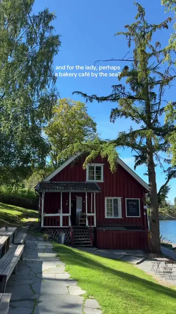 📍Anne på landet, Hvervenbukta 🍓 #oslo #norway #coffeeshop #nature #sea 