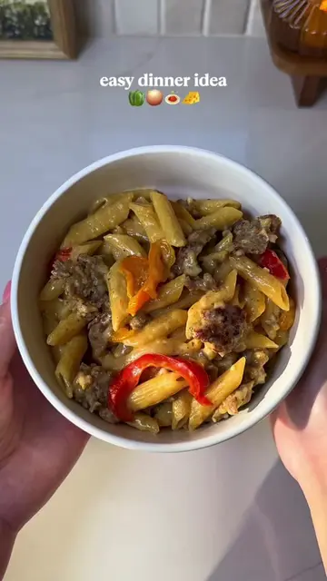 One pan creamy sausage & peppers pasta 🍝✨ recipe below & follow for more easy m
