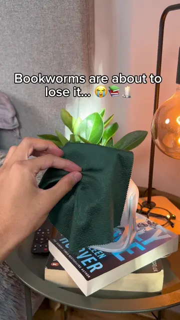 If you Read you MUST SEE THIS😭📚✨#projector #booklovers #reading 