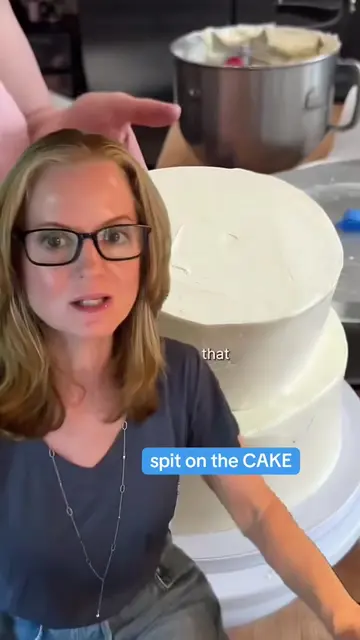 willing to spit on a cake in public, what goes on in private?  #food #safety #le