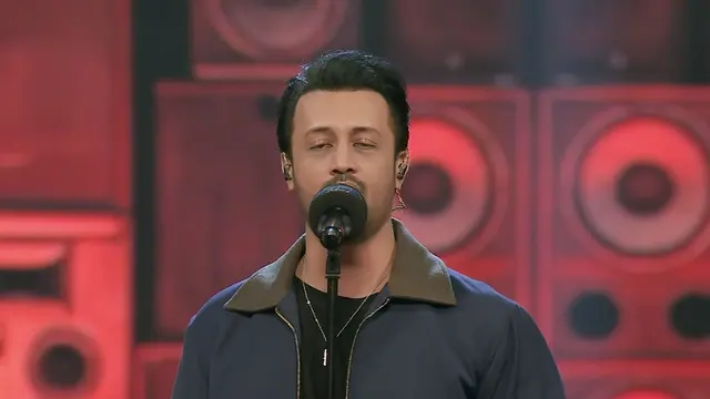 Atif Aslam surprised audiences at the Sooper Finale of Pakistan Idol with a reim