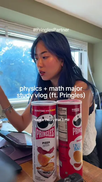 3 PM study slump is no match for my emergency @Pringles stash 😽 #PringlesPartne