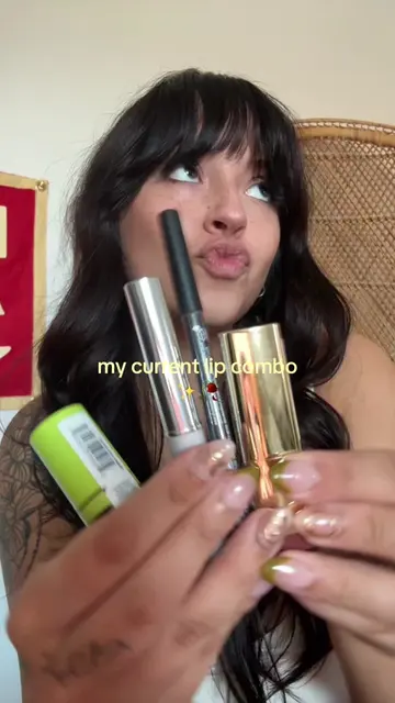 I love a good autumn coded lip #lipcombo #liptutorial #girlswithtattoos #bangs 