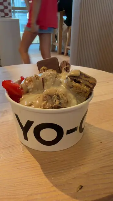 It is a sweet treat!! Not brekkie 🤠🤭  #yochi #yochilondon #frozenyoghurt 