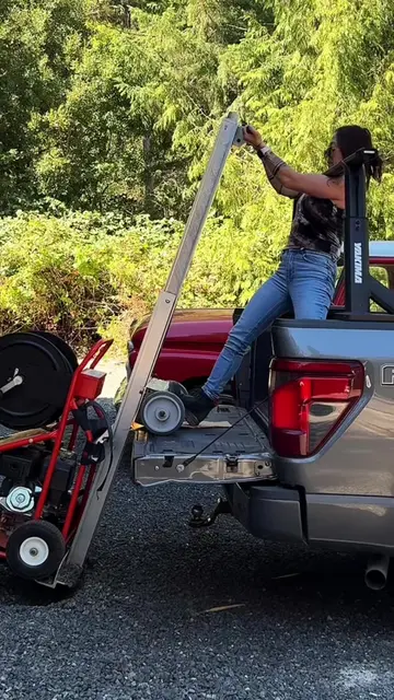 How I load heavy things into the truck by myself.  • • #theladyplumber #jetter #