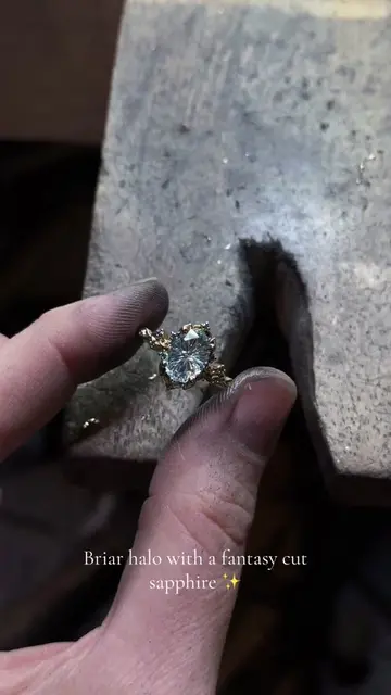 ✨🧝🏼‍♀️🌙 #engagementring #uniqueengagementrings #jewelry #fantasyjewelry 