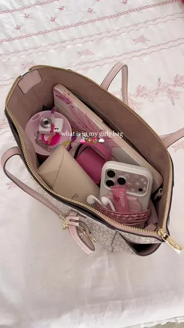 What’s in my girly bag featuring @Posh Tech accessories that doesn’t only look c