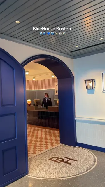 @JetBlue opened a lounge in Boston Logan & it is dreamyyyy af #bostonloganairpor