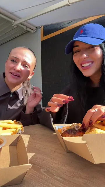our fave chicken and chips ever!  pekkish in tullamarine 😮‍💨  #chickenandchips