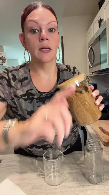 Let’s make a yummy cookie butter latte that NEVER misses 🤎🧋Seriously, this one