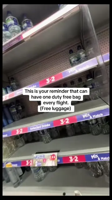 #travelhacks #traveltiktok #howtopackforatrip #planehack #traveltok 