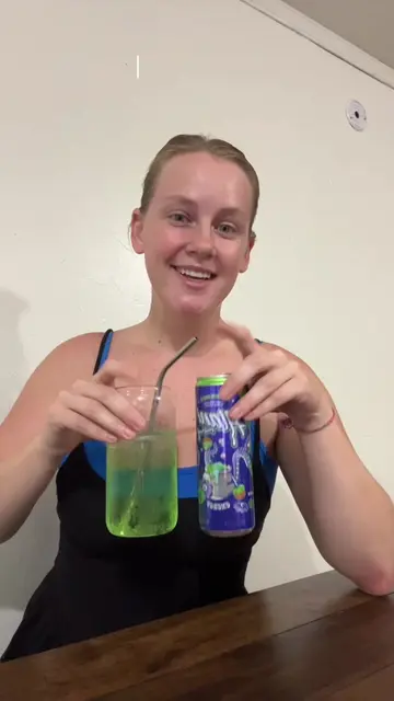 Witches Brew Recipe💜🍏🫧 Sugar and caffeine free! 1 plain Seltzer water 1 packe