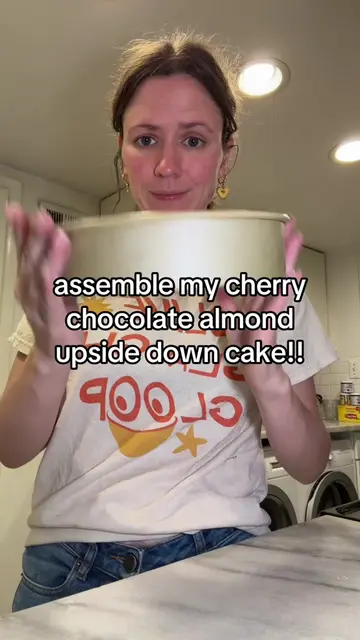 will she flip or will she flop? 🥀 #baking #upsidedowncake #fyp 