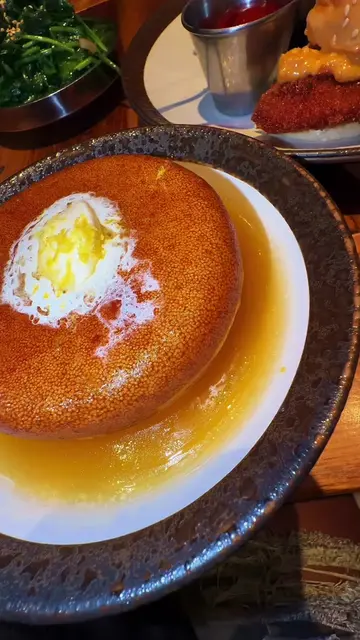 Can’t get into Golden Diner? I got you! Head to Golden HOF near Rockefeller Cent