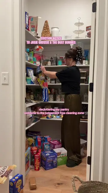 Pantry Purge prepping my home for fall  #decluttering #pantryorganization #reset