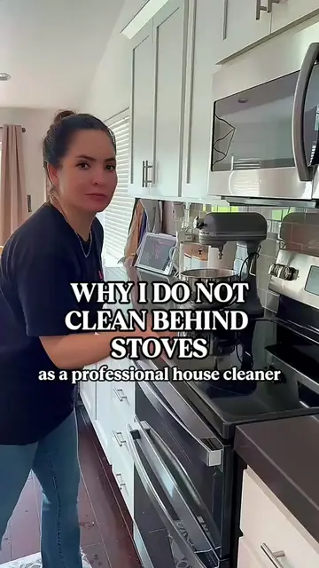 Why don’t professional house cleaners clean behind your stove? 👀🧽 It’s not bec