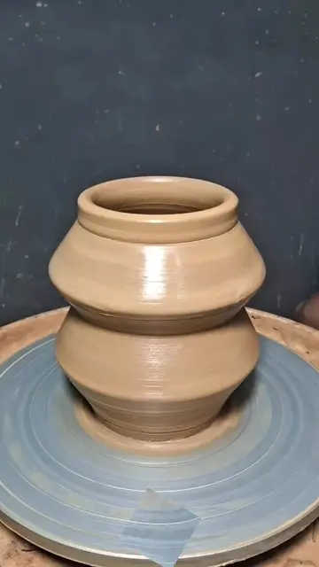 Satisfying Pottery Art & Craft Turn up the volume for this smooth wire cut  Pure