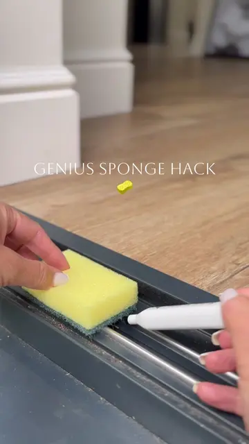 One problem solved !!! The most genius door cleaning hack 😱🙌🏻🧽 #sponge #clea