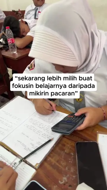 Kalau materi belajar mulai bikin pusing, Sovi bantu jelasin sampai lebih gampang