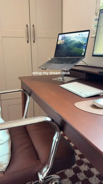 how nice is this desk from @Swyft Home ?! had this desk for over 2 months and it